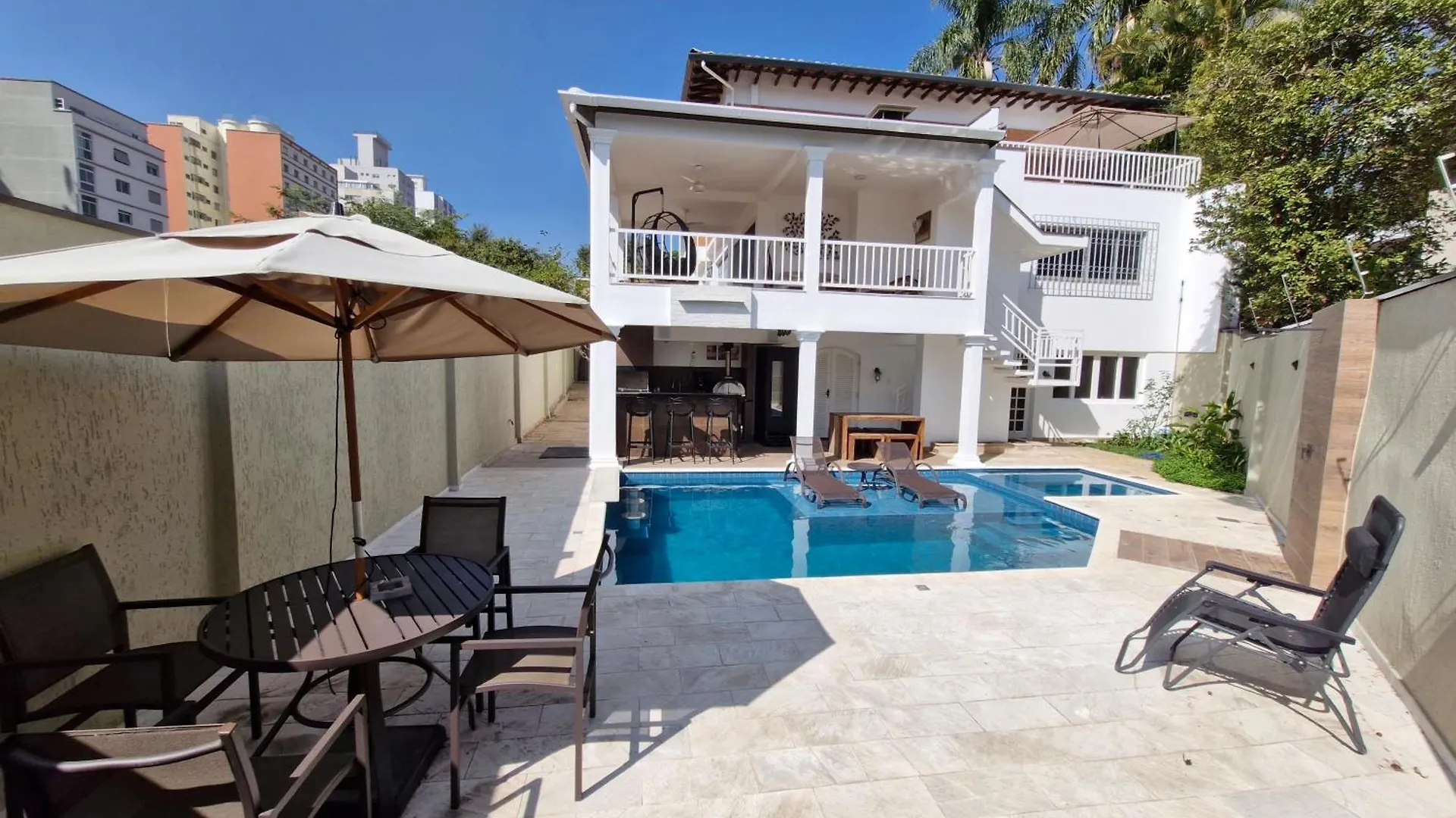 Suite Privativa Em Lindo Casarao Sao Paulo Homestay