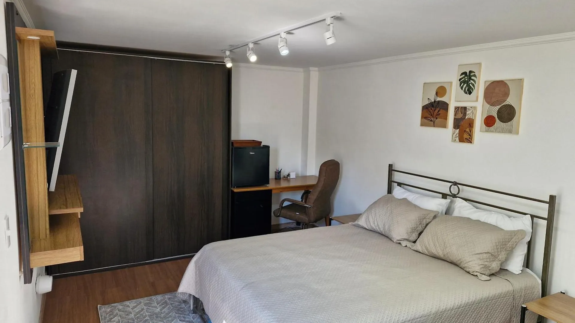 Suite Privativa Em Lindo Casarao Sao Paulo Homestay